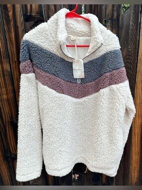 Super cute and so soft!!! Hem & Thread Sherpa pullover!
